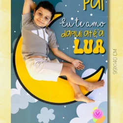 Painel de Dia dos Pais com menino na lua, tema de amor e carinho.