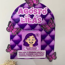 Painel de conscientização com tema Agosto Lilás e borboletas.