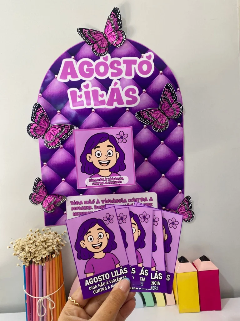 Kit Escolar Agosto Lilás com Painel — foto 11