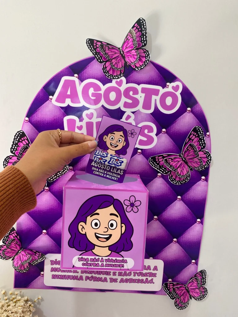 Kit Escolar Agosto Lilás com Painel — foto 10