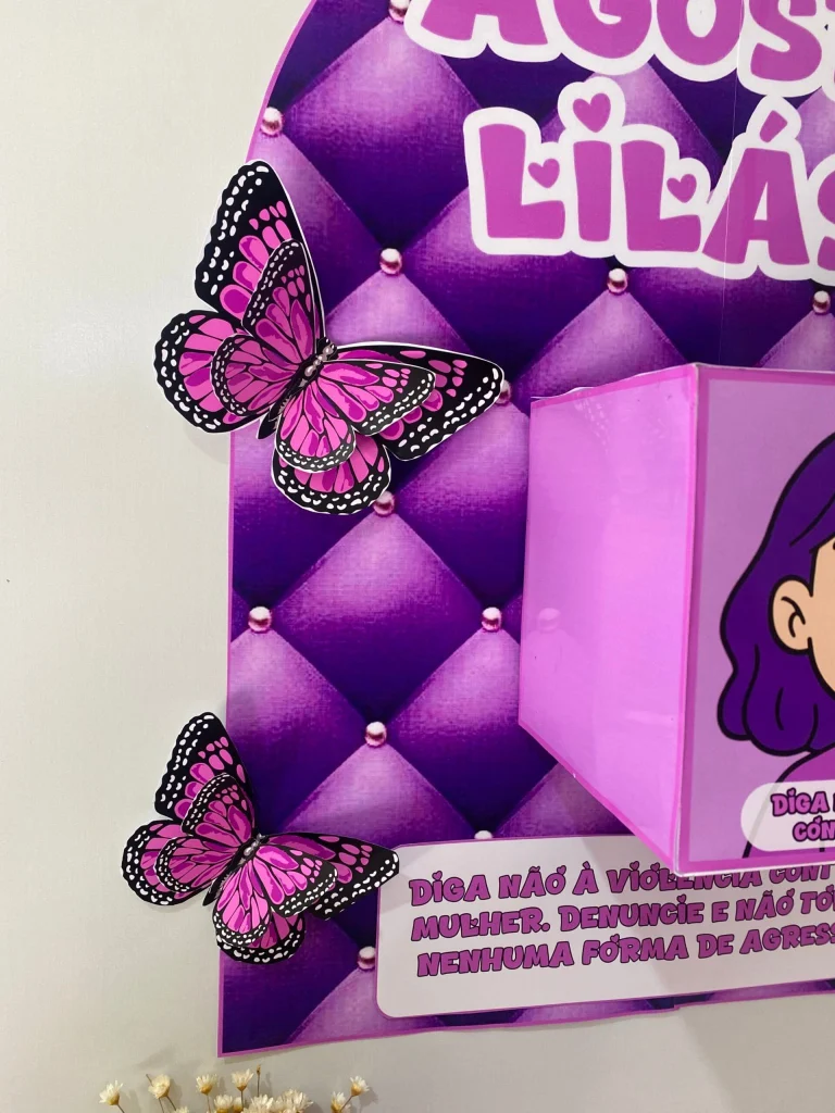Kit Escolar Agosto Lilás com Painel — foto 6