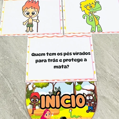 Atividades educativas do folclore com personagens coloridos e perguntas.
