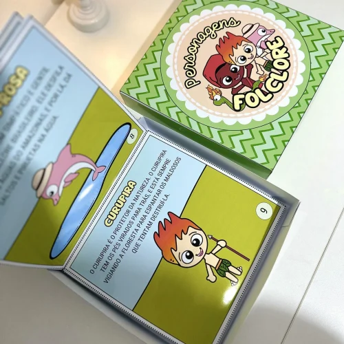 Jogo educativo com personagens folclóricos brasileiros para crianças.