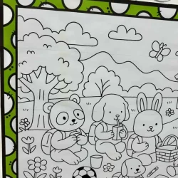 Crianças colorindo na natureza com animais e brinquedos.