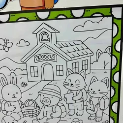 Painel de colorir com escola, animais e crianças na volta às aulas.