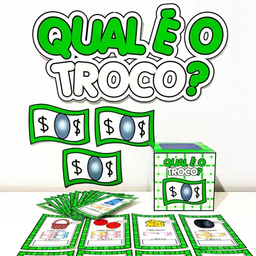 Jogo educativo sobre troco com dinheiro de mentira e cartas de valores.
