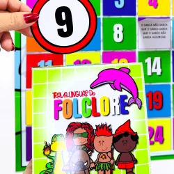 Jogo educativo com números e trava-línguas do folclore brasileiro.