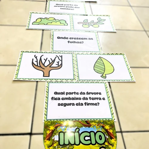 Atividades educativas com cartas ilustradas sobre árvores e folhas.
