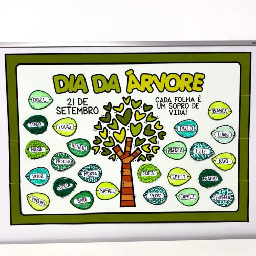 Cartaz do Dia da Árvore com nomes de alunos e árvore ilustrada.