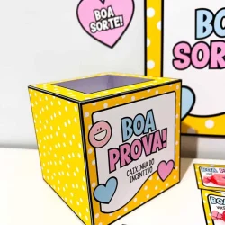 Caixa de incentivo com tema de sorte e prova escolar.