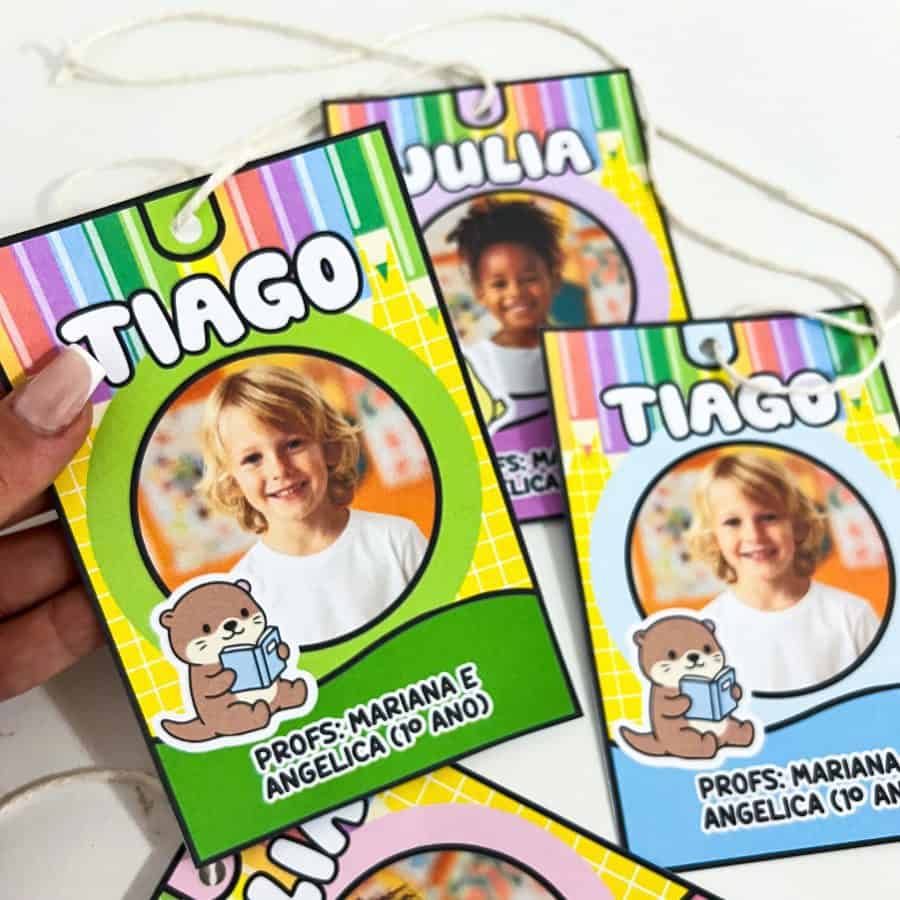Crachás de Pescoço Editáveis - Volta às Aulas