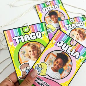 Crachás de Pescoço Editáveis - Volta às Aulas