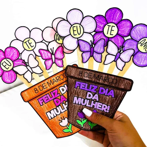 Cartões comemorativos do Dia da Mulher com flores coloridas e mensagens de homenagem.