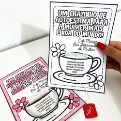 Cartão de Dia da Mulher com mensagem de autoestima e flores.