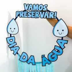 Enfeite de papel com gotas d'água e mensagem de preservação.