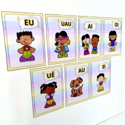 Cartões de encontros vocálicos com crianças e sons em português.