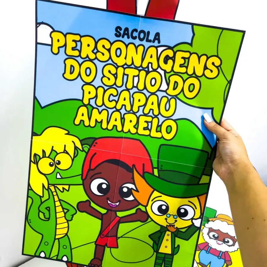 Sacola com personagens do Sítio do Picapau Amarelo, ideal para crianças e colecionadores.