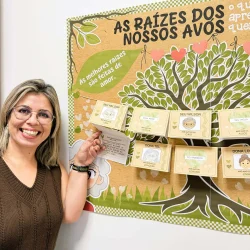Mural educativo sobre as raízes e histórias dos avós na pedagogia de ideias.