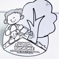 Desenho de criança com árvore para o Dia da Árvore na escola.