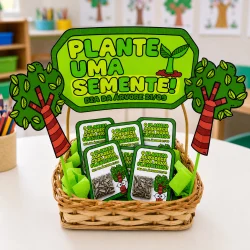 Cesta com lembrancinhas e tema de árvores para o Dia da Árvore.