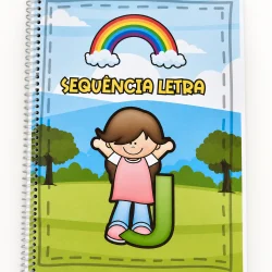 Caderno de alfabetização com criança e arco-íris, foco na letra J.