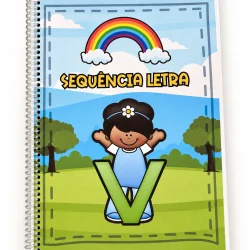 Caderno infantil com ilustração de menina e arco-íris para alfabetização.