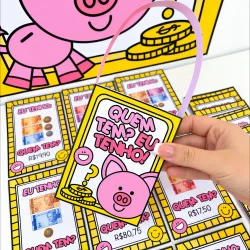 Jogo educativo sobre sistema monetário com porquinho e moedas para crianças.
