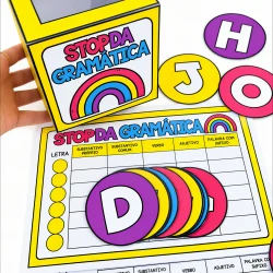 Jogo educativo de gramática com letras e palavras para crianças.